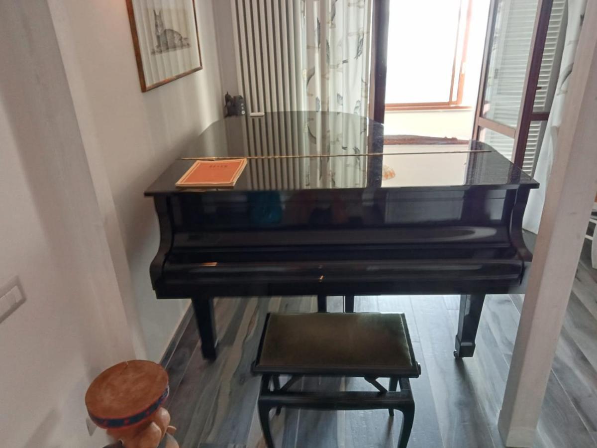 Sguardo Sul Lago Trevignano Romano Kültér fotó
