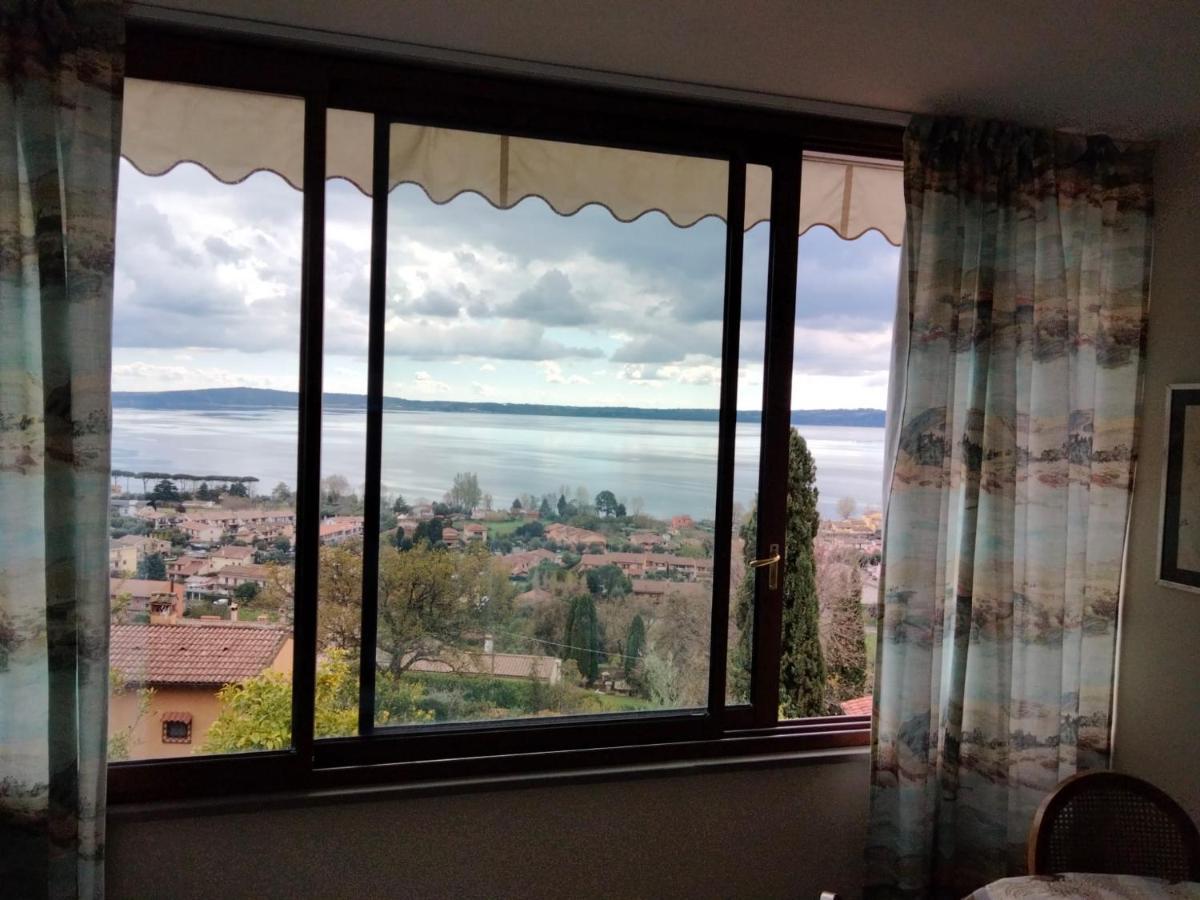 Sguardo Sul Lago Trevignano Romano Kültér fotó